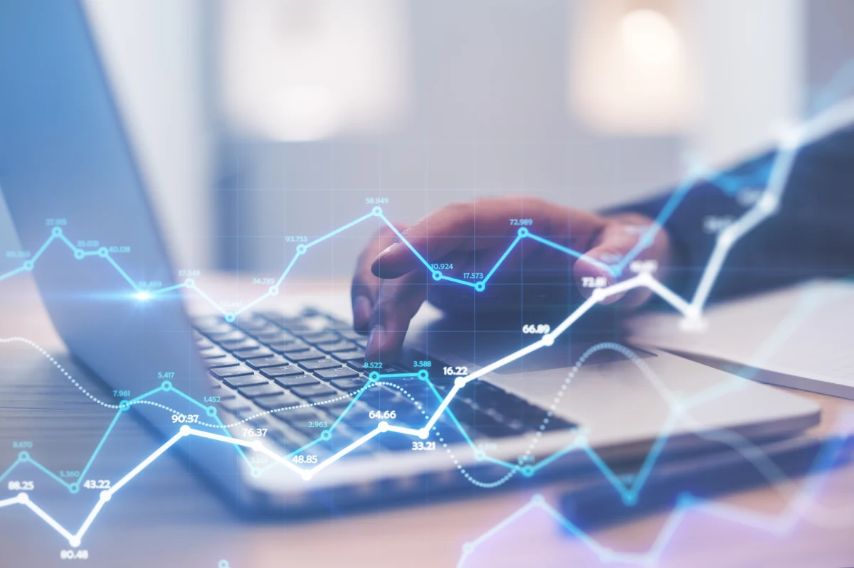 W wyniku inwazji Rosji na Ukrainę produkcja gospodarcza tego kraju spadnie w 2022 roku o 45,1 procent – napisano w raporcie opublikowanym w niedzielę przez Bank Światowy. Jeżeli chodzi o rosyjską gospodarkę, stwierdzono, że jej wyniki skurczą się o 11 procent. 