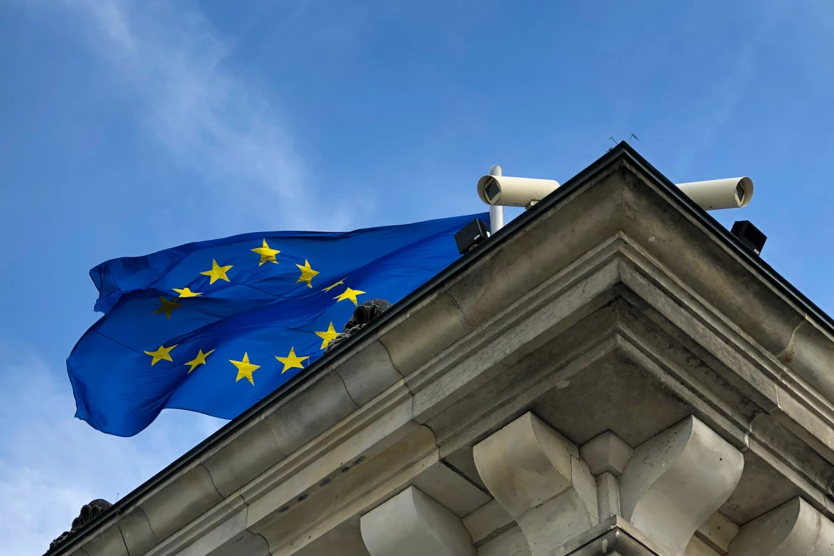 Wysocy rangą urzędnicy Komisji Europejskiej byli inwigilowani przy użyciu izraelskich programów szpiegowskich - przekazała agencja Reutera, powołując się na źródła w instytucjach Unii Europejskiej. Proceder miał trwać od lutego do września 2021 roku.