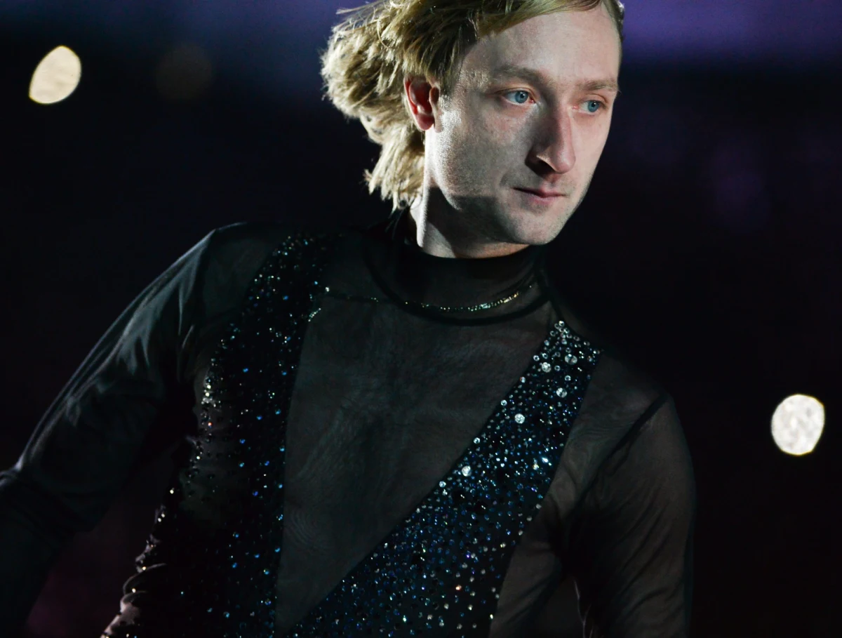 Miała być impreza sportowa ponad podziałami, a wyszedł haniebny wiec poparcia dla polityki Władimira Putina. Wydarzenie zorganizował mistrz olimpijski, legendarny rosyjski łyżwiarz figurowy Jewgienij Pluszczenko.