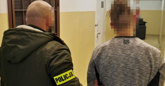 27-latek z Gdańska usłyszał zarzuty za posiadanie narkotyków. Podczas przeszukania mieszkania mężczyzny środki odurzające znaleziono w… zamrażalce. 