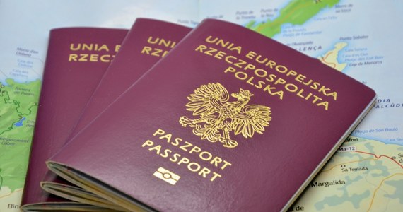 Prawie 13 tys. wniosków o paszport przyjęto w minionym miesiącu w punktach paszportowych w woj. warmińsko-mazurskim - poinformował Urząd Wojewódzki w Olsztynie. To ponad ośmiokrotny wzrost liczby wniosków w stosunku do marca poprzedniego roku.