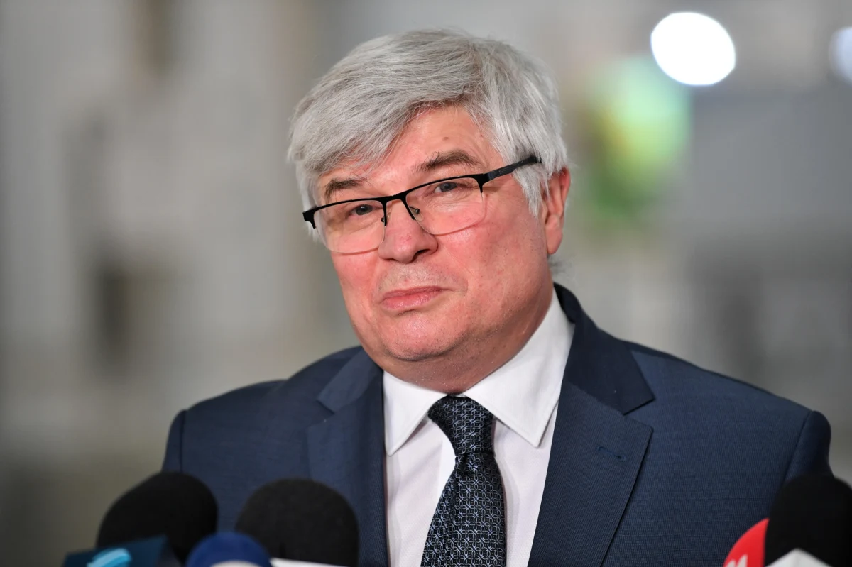 "Kiedyś jeden z ekspertów powiedział, że każda rzecz, której Macierewicz nie rozumie, wymaga wymyślenia kolejnego wybuchu. Tak jest w tym przypadku" – tak były szef Państwowej Komisji Badania Wypadków Lotniczych Maciej Lasek skomentował w rozmowie z RMF FM najnowszy raport ogłoszony przez podkomisję smoleńską Antoniego Macierewicza. "Na ostatnim spotkaniu z rodzinami ofiar prokuratura wyraźnie odcięła się od tego, co mówi Jarosław Kaczyński i Antoni Macierewicz" – podkreślił. 