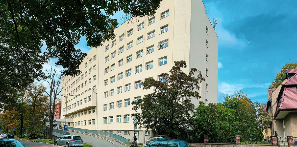 ​Od 15 kwietnia do 10 maja wstrzymana zostanie praca Oddziału Pediatryczno-Reumatologicznego Wojewódzkiego Szpitala Specjalistycznego im. A. Falkiewicza we Wrocławiu. Powodem jest brak wystarczającej liczby personelu.