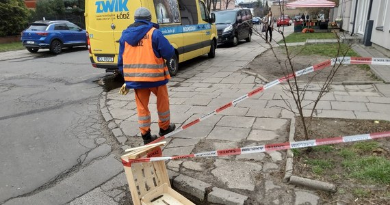 Prawie 20 pokryw studzienek i kratek ściekowych skradziono łódzkim Wodociągom w marcu i kwietniu. To prawdziwa plaga i ogromne zagrożenie dla ludzi.