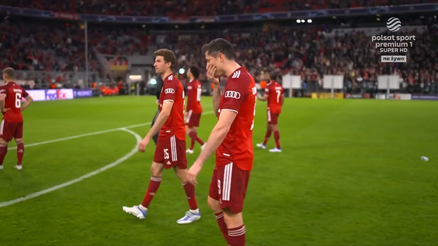 Robert Lewandowski i Bayern Monachium pożegnali się z Ligą Mistrzów! Villarreal postawił się na wyjeździe mistrzowi Niemiec, remisując 1-1. "Lewy" dał nadzieję podopiecznym Juliana Naglesmanna, strzelając gola w pierwszych minutach drugiej połowy, lecz bohaterem "Żółtej Łodzi Podwodnej" został Samu Chukwueze, ratując zespół przed dogrywką.