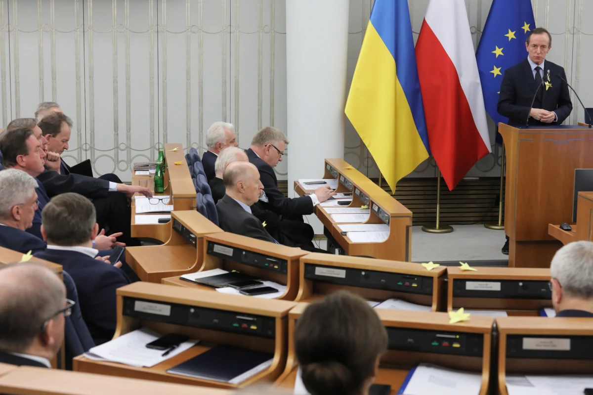 Senat przyjął projekt ustawy o niekaraniu ochotników broniących wolności i niepodległości Ukrainy. Jego głównym założeniem jest zwolnienie z odpowiedzialności karnej polskich ochotników, którzy wzięli udział w walce w obronie Ukrainy przed inwazją rosyjską.