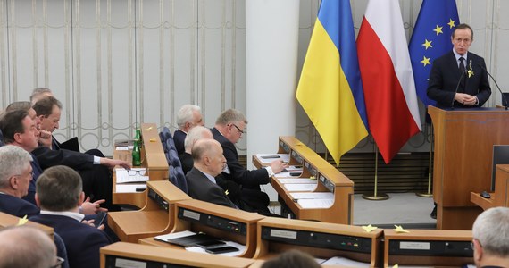 Senat przyjął projekt ustawy o niekaraniu ochotników broniących wolności i niepodległości Ukrainy. Jego głównym założeniem jest zwolnienie z odpowiedzialności karnej polskich ochotników, którzy wzięli udział w walce w obronie Ukrainy przed inwazją rosyjską.