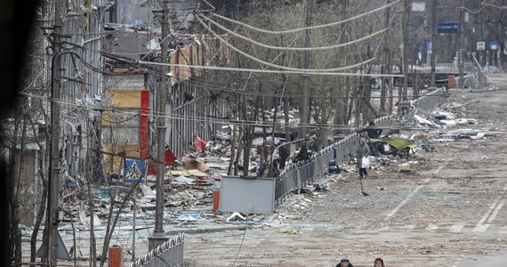 Żołnierze 36. Samodzielnej Brygady Piechoty Morskiej, broniący Mariupola, przeprowadzili trudną i bardzo ryzykowną operację, dzięki której udało im się połączyć z pułkiem Azow - przekazał na Facebooku doradca prezydenta Ukrainy Ołeksij Arestowycz.