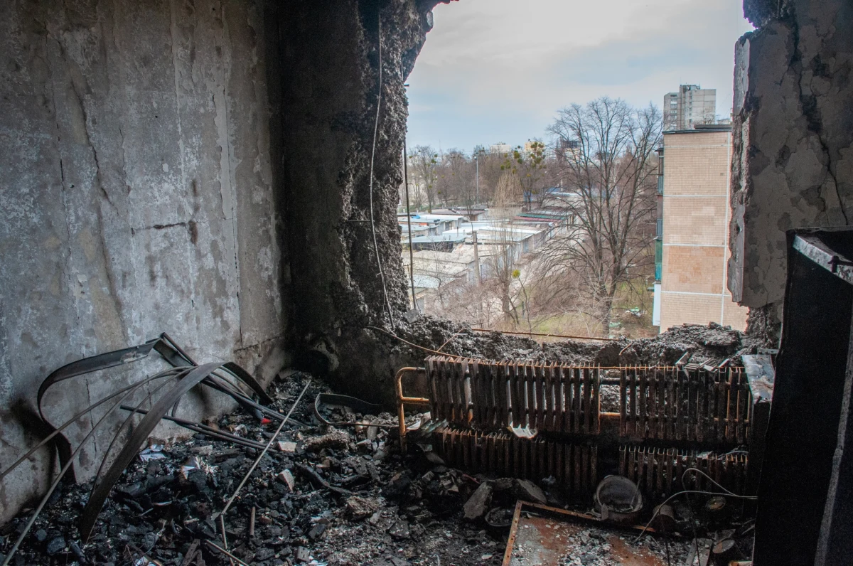 "Władze Rosji poleciły swoim wojskom, aby niszczyły dowody zbrodni popełnionych na Ukrainie przez żołnierzy rosyjskich. Stało się to po międzynarodowym nagłośnieniu zbrodni w Buczy" - poinformował w środę ukraiński wywiad wojskowy na Telegramie.