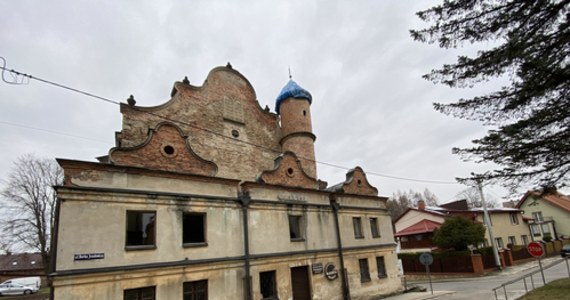 XVII wieczna synagoga w Lesku od majowego weekendu otworzy się dla turystów. W obiekcie działa galeria sztuki, gdzie swoje prace prezentują lokalni artyści. 