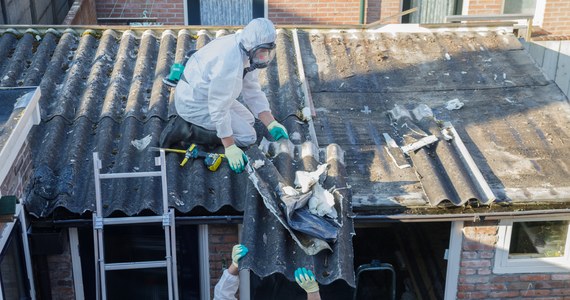 Do końca kwietnia poznaniacy mogą składać wnioski do miejskiego programu usuwania azbestu. Miasto pokryje 100 proc. kosztów demontażu i wywozu wyrobów, które zawierają tę niebezpieczną substancję.

