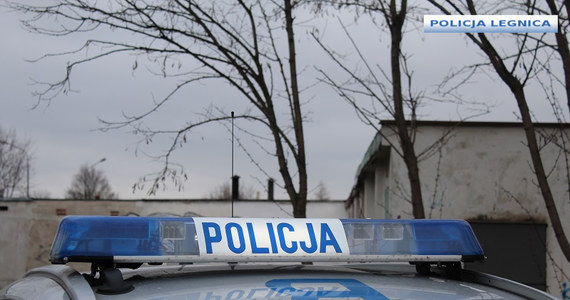 Funkcjonariusze z komendy policji w Legnicy na Dolnym Śląsku zatrzymali 29-latka, który będąc pod wpływem narkotyków kierował taksówką. Na szczęście mężczyzna nie przewoził w tym czasie pasażerów. Grozi mu kara do 2 lat więzienia i zakaz kierowania pojazdami.