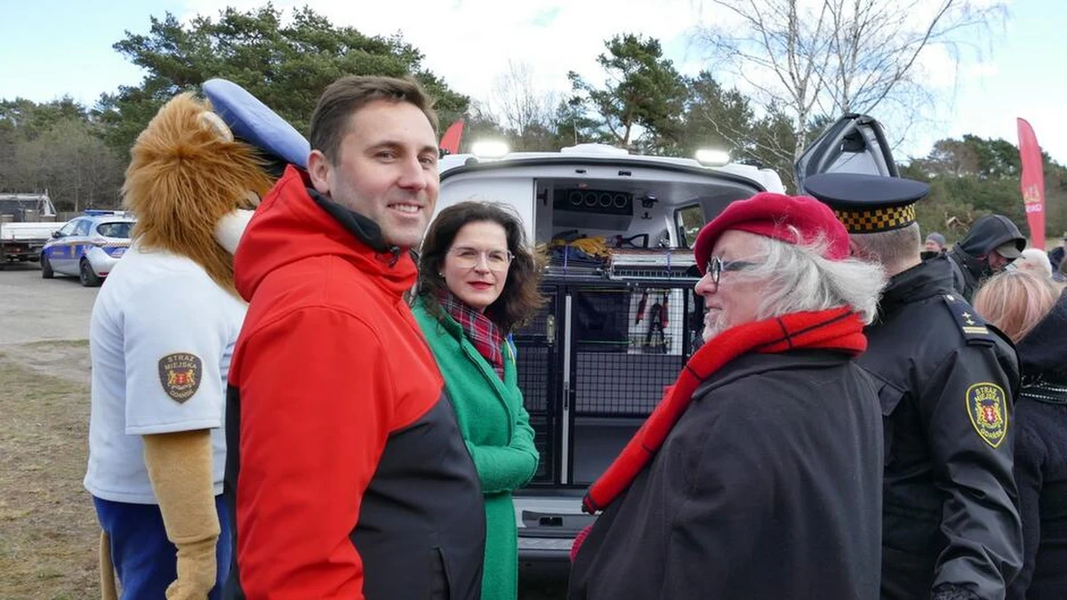 Do Gdańskiej Straży Miejskiej trafił specjalistyczny samochód wyposażony w sprzęt do odławiania i transportu zwierząt. Jego kupno zostało sfinansowane z opłat środowiskowych.