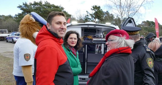 Do Gdańskiej Straży Miejskiej trafił specjalistyczny samochód wyposażony w sprzęt do odławiania i transportu zwierząt. Jego kupno zostało sfinansowane z opłat środowiskowych.