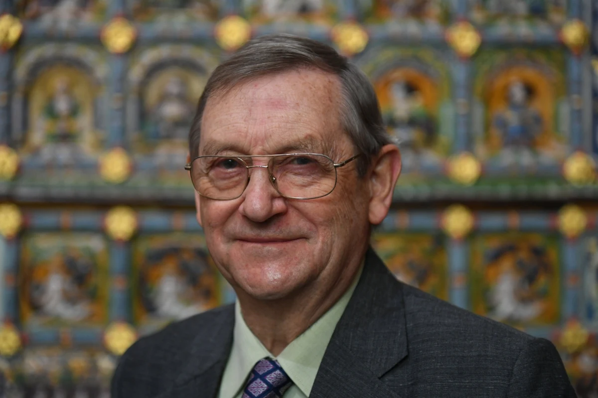 "Rosja jest bardzo słaba, to trzeba zrozumieć, ale przez to bardzo groźna, bo taka bieda i klęska powoduje desperację. Bóg wie, co Putin może zrobić zanim odejdzie" - mówi w wywiadzie dla RMF FM profesor Norman Davies. W rozmowie z dziennikarką Aleksandrą Wojciechowską, historyk zwrócił uwagę na zmiany, jakie przez wojnę w Ukrainie zaszły w NATO i w UE: "Atak Putina na Ukrainę umocnił NATO. Szansa teraz, żeby NATO obroniło Polskę w wypadku agresji rosyjskiej jest bardzo wysoka. Unia się zmienia, kraje robią co mogą". Profesor Davies zapytany, czy także Białoruś zacznie walczyć o swoją suwerenność odparł: "Oni na razie przegrali, są stłumieni. Myślę, że niedługo to wszystko powstanie z powrotem". 