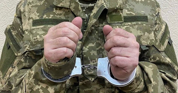 Rosja odpowiedziała na propozycję strony ukraińskiej, która gotowa jest oddać Moskwie zatrzymanego prorosyjskiego polityka Wiktora Medwedczuka w zamian za ukraińskich jeńców wojennych przebywających w rosyjskiej niewoli. Kreml oświadczył, że Medwedczuk jest obywatelem Ukrainy i nie podlega wymianie jeńców.