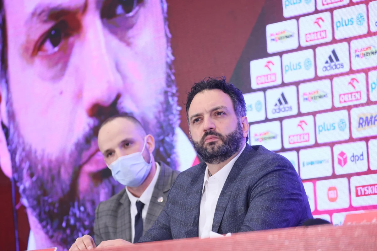 Rozgrywająca Prosescco DOC Imoco Volley Conegliano Joanna Wołosz po dwóch latach przerwy została powołana do kadry siatkarek. Nowy selekcjoner reprezentacji Polski Stefano Lavarini ogłosił w środę 24-osobowy skład na Ligę Narodów.