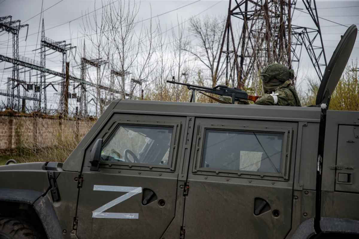 Stosowanie przez Rosję tzw. obozów filtracyjnych, przez które muszą przechodzić Ukraińcy, wywożeni m.in. z Mariupola, może stanowić zbrodnię przeciwko ludzkości - oświadczył ambasador USA przy OBWE Michael Carpenter. Dyplomata stwierdził też, że prezydent Joe Biden, nazywając rosyjskie zbrodnie ludobójstwem, dokonał "moralnej oceny".
