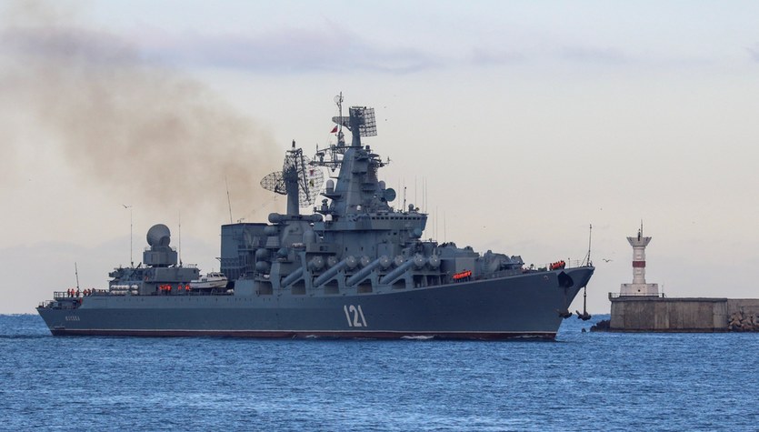 La guerra en Ucrania.  El crucero «Moscú» comenzó a hundirse.