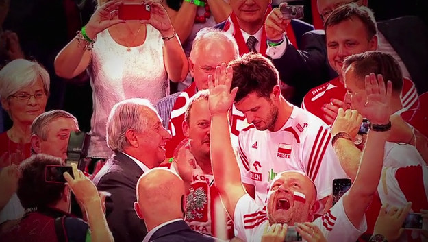 Kulisy finału MŚ siatkarzy w 2014 roku, kiedy reprezentacja Polski zdobyła złoty medal pokonując Brazylię. 

W 2022 roku ponownie Polska będzie gospodarzem. Tym razem Polska wspólnie ze Słowenią zorganizują tegoroczne mistrzostwa świata mężczyzn w siatkówce, które odbędą się na przełomie sierpnia i września - ogłosił w siedzibie Polskiego Komitetu Olimpijskiego premier Mateusz Morawiecki. W Polsce odbędą się m.in. półfinały, finał i mecz o 3. miejsce.