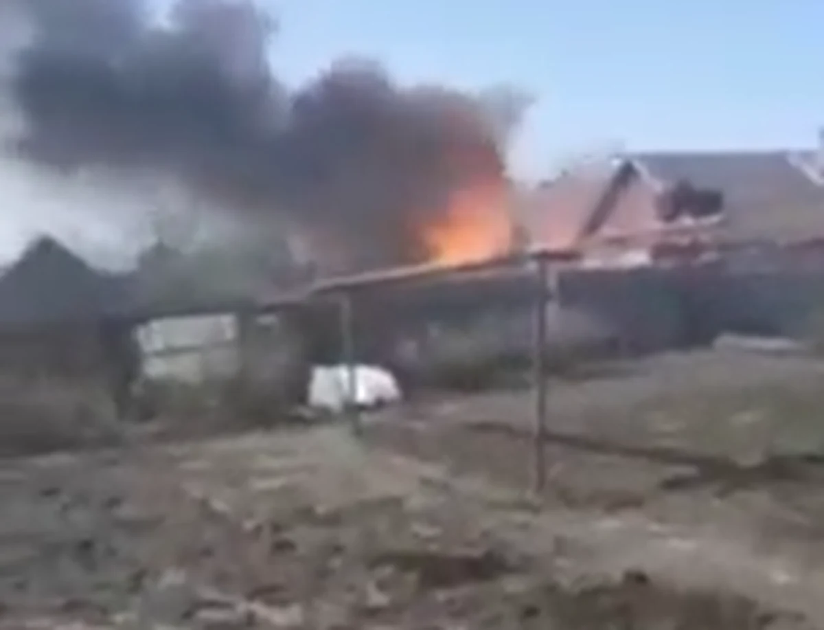 Rosja oskarżyła ukraińskie wojska o ostrzał rosyjskiej wsi Klimowo w przygranicznym obwodzie briańskim. Mowa jest o osobach rannych. Ta informacja pojawiła się dzień po tym, jak Moskwa ostrzegła Kijów, że podobne akcje mogą spowodować rosyjski atak rakietowy między innymi na stolicę. 