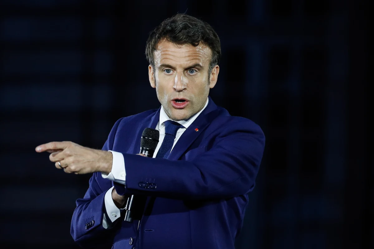 Prezydent Francji Emmanuel Macron oświadczył, że "werbalna eskalacja nie pomaga Ukrainie". Słowo "ludobójstwo" ma znaczenie, które muszą określić prawnicy, a nie politycy - dodał Macron.