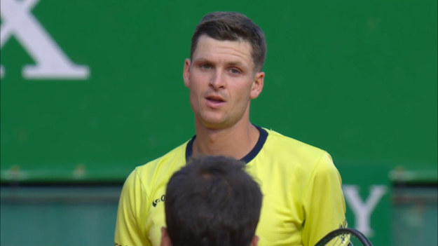 Skrót meczu Hubert Hurkacz - Albert Ramos 2:0 (7:6, 6:2) podczas 1/8 turnieju tenisowego ATP Monte Carlo 2022.