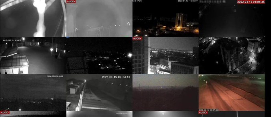 Głośne eksplozje słychać było w nocy w Kijowie. W ukraińskiej stolicy obowiązuje alarm przeciwlotniczy - informuje specjalny wysłannik RMF FM na Ukrainę Mateusz Chłystun. W kilku okręgach w Kijowie nie ma prądu. Potężne wybuchy były słyszane także w mieście Chersoń na południu kraju. 