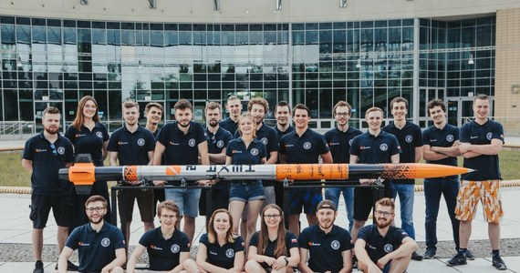 Studenci z Politechniki Poznańskiej chcą wysłać swoją rakietę w kosmos. Chcą też reprezentować Polskę na prestiżowych zawodach Spaceport America Cup 2022, ale by to zrobić potrzebują wsparcia finansowego.