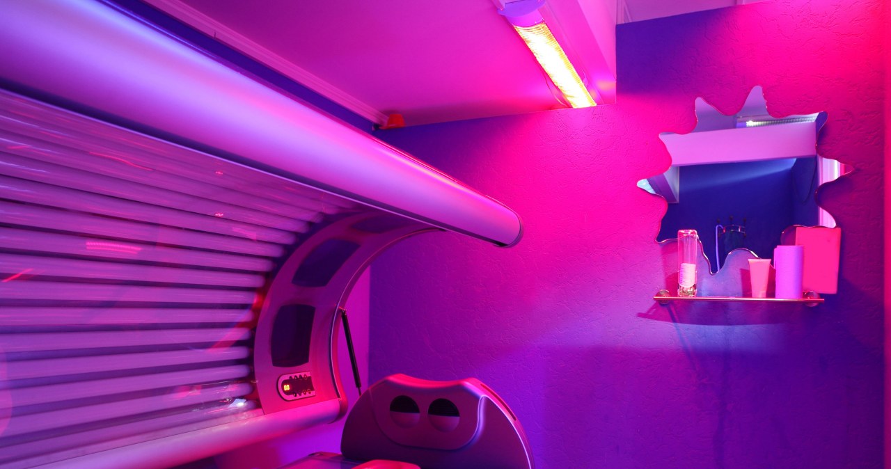 Solarium przed Sylwestrem? Tylko jeżeli chcesz trzykrotnie zwiększyć ryzyko czerniaka