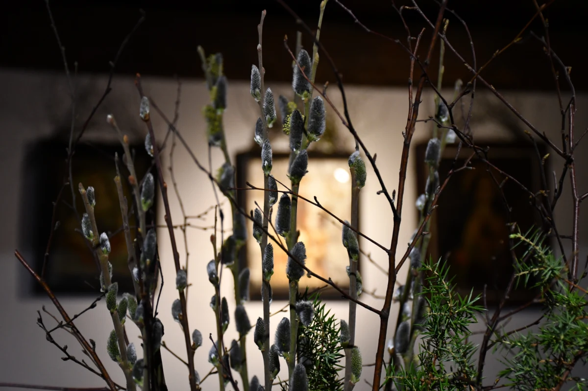 Budzenie kołatkami, smaganie jałowcem zamiast polewania wodą - to tylko część warmińskich tradycji wielkanocnych. Starsi mieszkańcy tego regionu podkreślają, że dawniej święta były ciekawsze, szczególnie dla najmłodszych.