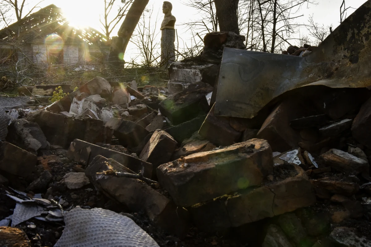 Mieszkaniec jednej z podkijowskich miejscowości miał zlikwidować 12 rosyjskich żołnierzy. Ukraiński wywiad wojskowy przedstawił historię człowieka o pseudonimie "Wilk", który miał wstąpić do ruchu oporu organizowanego właśnie przez tę służbę specjalną. 