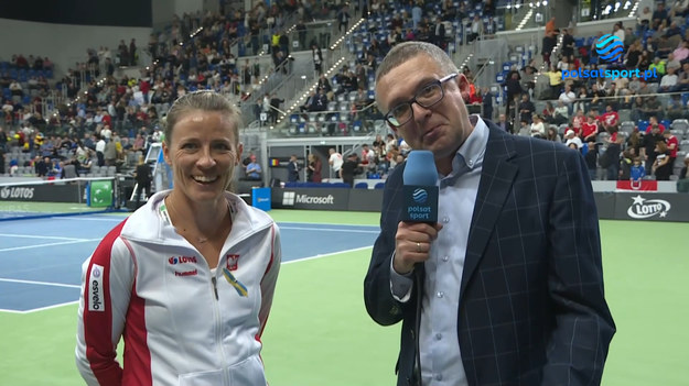 Rozmowa z Alicją Rosolską.

Polska prowadzi z Rumunią 2:0 w tenisowym meczu o prawo gry w turnieju finałowym Billie Jean King Cup. Iga Świątek gładko wygrała z Mihaelą Buzarnescu 6:1, 6:0. Wcześniej Magda Linette pokonała Irinę-Camelię Begu 6:1, 4:6, 6:2.
