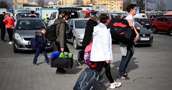 Polsce przyznano największą zaliczkę z unijnej kasy na pomoc uchodźcom, którą może wykorzystać "od zaraz". Jak dowiedziała się dziennikarka RMF FM, Polska otrzyma 559 mln euro zaliczki, którą można natychmiast wykorzystać na jednostkowe wspieranie uchodźców w wysokości 40 euro na tydzień przez 13 tygodni. 