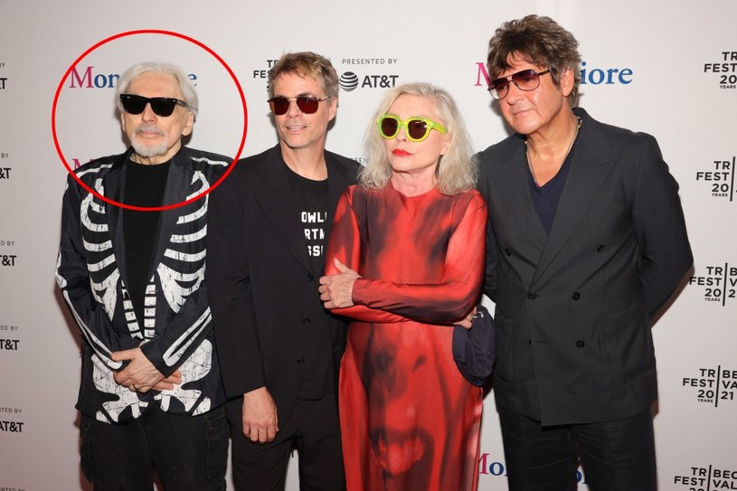 ​Gitarzysta i współzałożyciel kultowego Blondie, Chris Stein, ujawnił, że z powodu problemów z sercem nie dołączy do zespołu podczas tegorocznej trasy koncertowej. Dodał, że z powodu całej sytuacji czuje się "smutny i sfrustrowany".