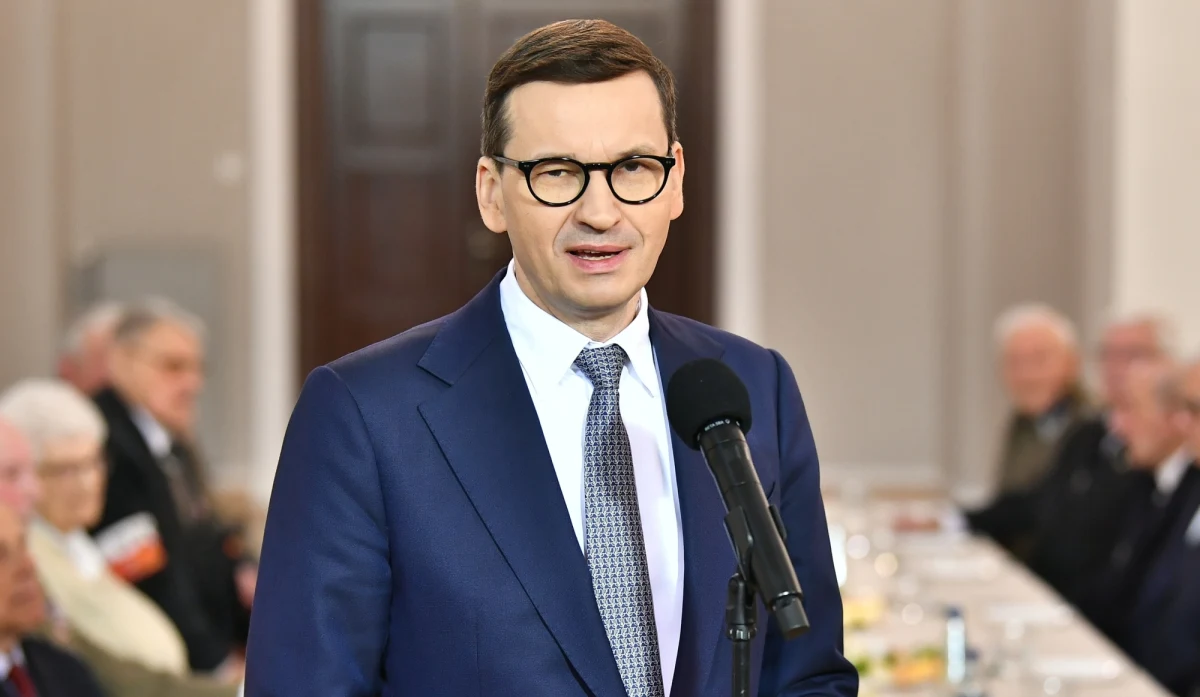 Skoro wojna dotyczy w jakiś sposób każdego z nas, to każdy musi włączyć się w jej zastopowanie. Najbardziej oczywistym działaniem jest bojkot firm rosyjskich i zagranicznych, które nie chcą przestać zarabiać na obecności w Rosji. Rosyjskie produkty ociekają krwią - powiedział premier Mateusz Morawiecki. 