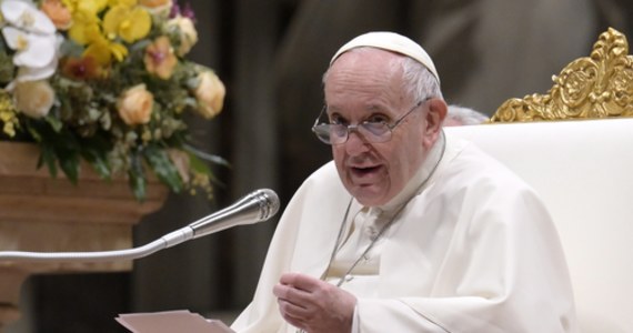 «Coraje».  Durante la Misa de Pascua, el Papa se dirigió al alcalde de Ucrania