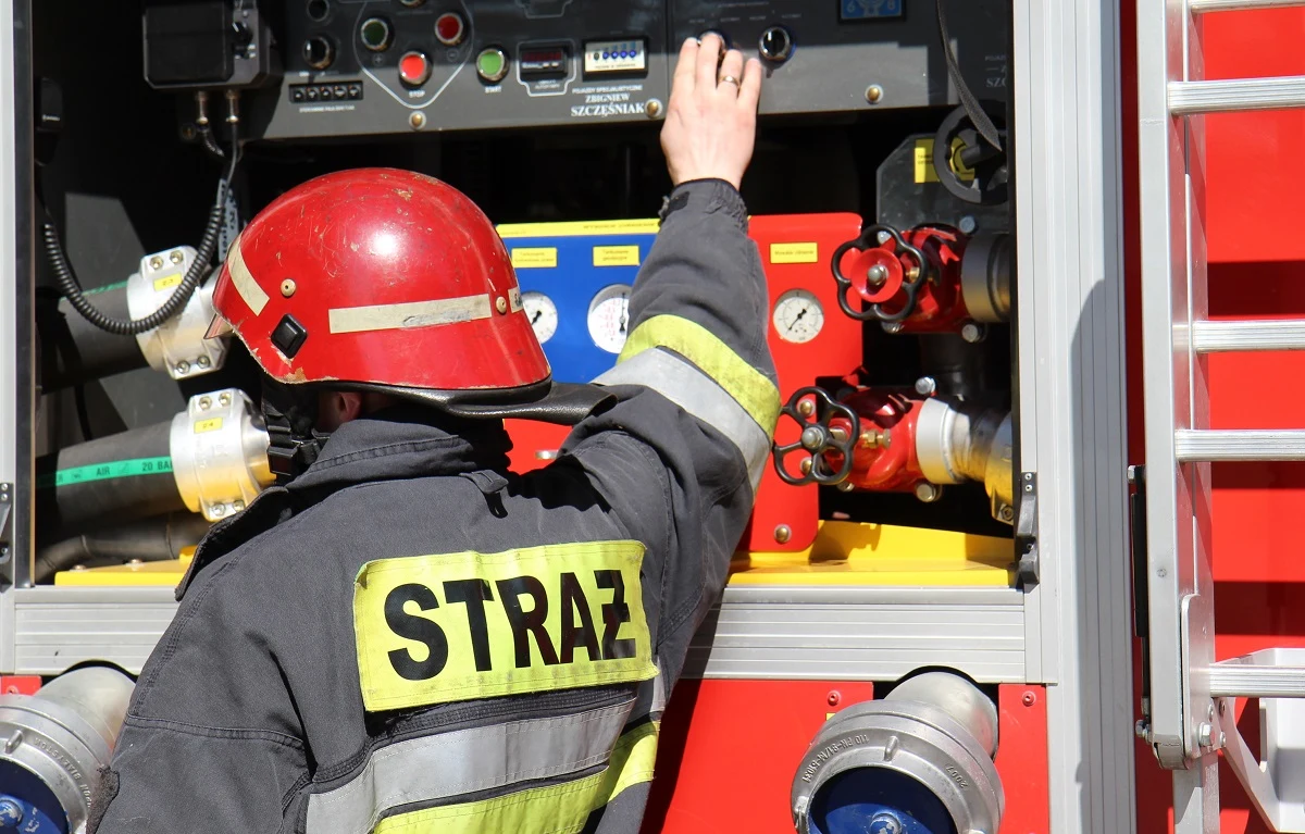 Mężczyzna zginął w tragicznym pożarze, do jakiego doszło nocą z soboty na niedzielę w domu jednorodzinnym w Ludwinowie w powiecie myszkowskim.