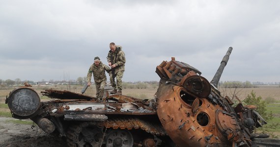 Rosja straciła od początku inwazji na Ukrainę około 20 300 żołnierzy, a także m.in. 773 czołgi, 2002 wozy bojowe i 376 zestawów artyleryjskich – poinformował sztab generalny armii ukraińskiej.