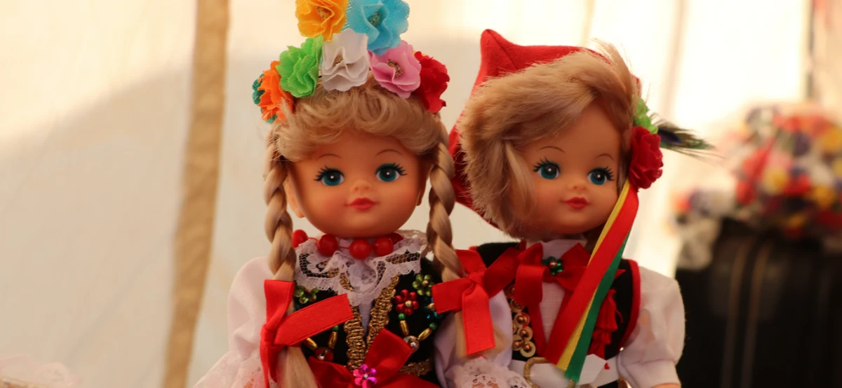 W drugi dzień świąt w Krakowie odbywa się tradycyjny Emaus - czyli odpust wielkanocny. "Emaus" pochodzi od hebrajskiego słowa oznaczającego "gorące źródła" lub "zdroje". 