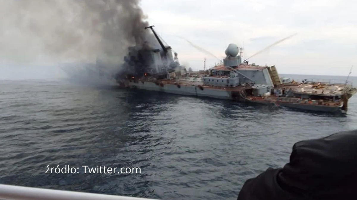 Mija kilka dni od zatonięcia rosyjskiego krążownika „Moskwa”, który poszedł na dno w okolicach Sewastopola. Według ukraińskiej armii, okręt został trafiony dwoma pociskami „Neptun”. W sieci pojawiają się zdjęcia i filmy przedstawiające statek, który idzie na dno.