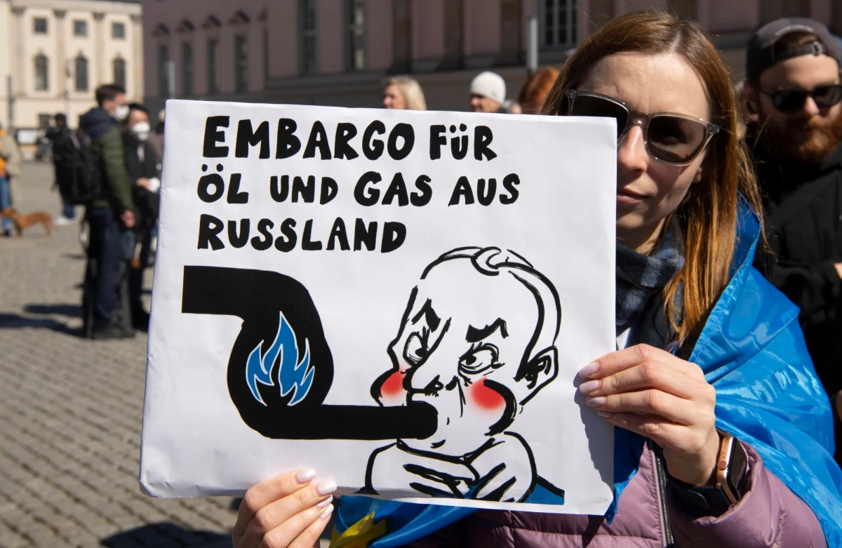 200 tysięcy osób jest zagrożonych utratą pracy w Moskwie po tym jak zagraniczne firmy zawiesiły działalność lub zdecydowały się opuścić rosyjski rynek - poinformowała w poniedziałek agencja Reutera.
