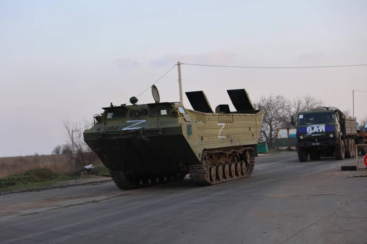 Rosjanie i donieccy separatyści rozpoczęli szturm zakładów metalurgicznych Azowstal - informują o poranku we wtorek zagraniczne agencje. W zakładach znajduje się baza obrońców miasta. Chroni się tam co najmniej kilka tysięcy żołnierzy, ochotników, ale przede wszystkim są tam mieszkańcy Mariupola. 