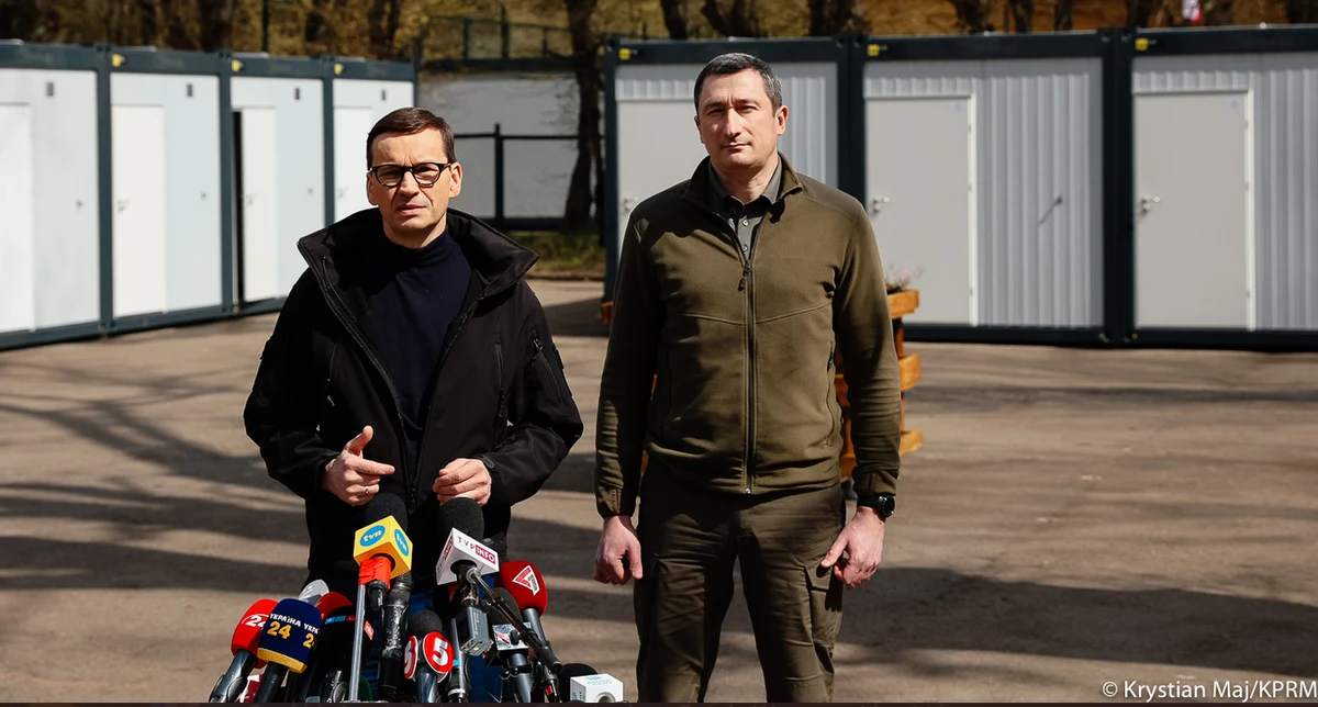 "Nie możemy zostawić naszych ukraińskich sąsiadów w osamotnieniu. Musimy podtrzymywać tego ducha walki także poprzez to, że troszczymy się o najsłabszych - powiedział we Lwowie premier Mateusz Morawiecki.