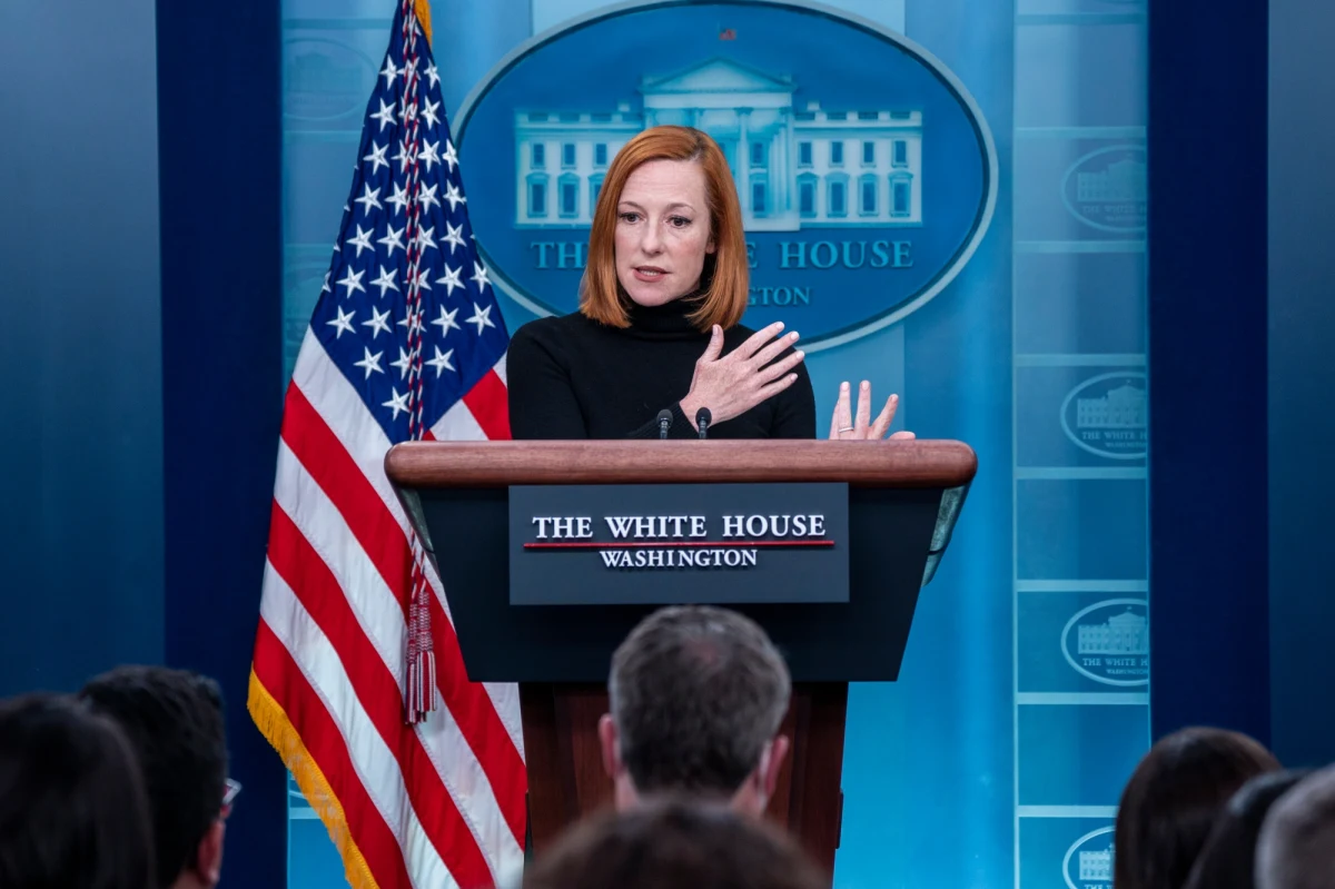 "Przywódcy zgodzili się, by kontynuować pomoc wojskową, gospodarczą i humanitarną dla Ukrainy" - powiedziała rzeczniczka Białego Domu Jen Psaki odnosząc się do dzisiejszej rozmowy prezydenta USA Joe Bidena z sojusznikami z NATO, Unii Europejskiej i G7. Sam Biden, wychodząc z Air Force One w stanie New Hampshire, twierdząco odpowiedział na pytanie, czy USA wyślą na Ukrainę więcej artylerii. 