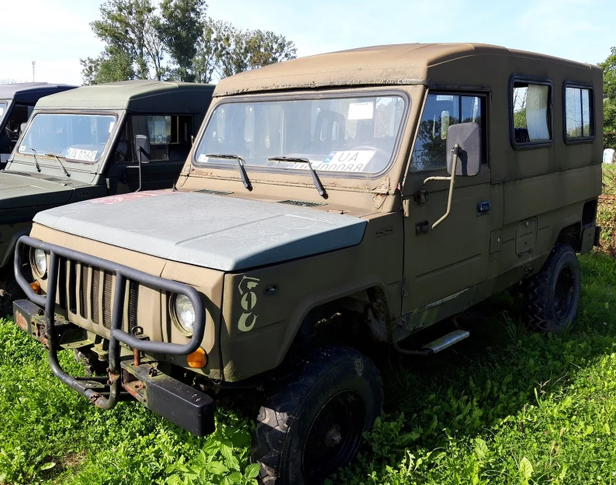 Powojskowe pojazdy, kuchnie polowe oraz sprzęt warsztatowy do kupienia w Lublinie. W piątek, 22 kwietnia, lubelski oddział Agencji Mienia Wojskowego rozstrzygnie przetarg, na który wystawiono 88 pozycji o łącznej wartości ponad 236 tys. zł.