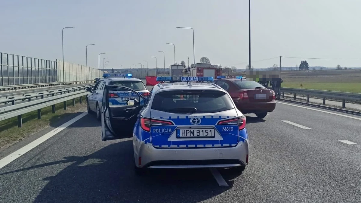 Spowodowanie wypadku ze skutkiem śmiertelnym - to podstawa śledztwa wszczętego przez Prokuraturę Okręgową w Suwałkach w sprawie zeszłotygodniowego wypadku na trasie ekspresowej S8 koło Zambrowa. Śmierć poniósł motocyklista, a jako świadkowie tego zdarzenia zostali przesłuchani jadący przed motocyklem Małgorzata Gersdorf, była pierwsza prezes Sądu Najwyższego oraz jej mąż Bohdan Zdziennicki, były prezes Trybunału Konstytucyjnego. 