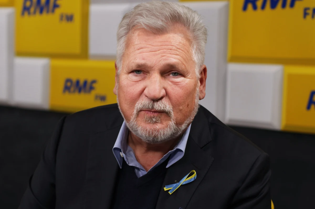 "Putin jest zbrodniarzem wojennym, co do tego nie ma wątpliwości" - mówił w Porannej rozmowie w RMF FM Aleksander Kwaśniewski. "Trudno sobie wyobrazić, że stanie przed trybunałem, ale taki sąd powinien się odbyć nawet bez jego obecności" - dodał gość Roberta Mazurka. Były prezydent odniósł się także do pomysłów Platformy Obywatelskiej m.in. w sprawie podwyżek dla budżetówki.