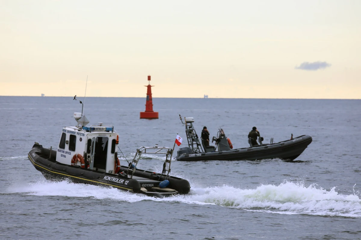 ​Torpedę leżącą na dnie Zatoki Gdańskiej neutralizować będzie w czwartek Marynarka Wojenna. Obiekt znajduje się ponad 5 kilometrów od brzegu. Część mieszkańców regionu otrzymała w tej sprawie alert z Rządowego Centrum Bezpieczeństwa.