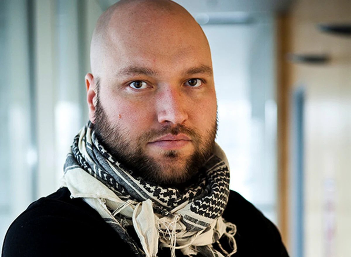 „Putin albo jest okłamywany w kwestii tego, jak sytuacja wygląda w Ukrainie, albo sam siebie oszukuje” – mówił w Popołudniowej rozmowie w RMF FM Zbigniew Parafianowicz. „Celem[Putina – przyp. RMF] jest zamęczenie Ukrainy, to nie chodzi o budowanie państw czy parapaństw – Putin nie był od 2014 roku ani w Ługańsku, ani w Doniecku” – dodał pisarz, reportażysta, korespondent wojenny, który niedawno wrócił z Ukrainy.